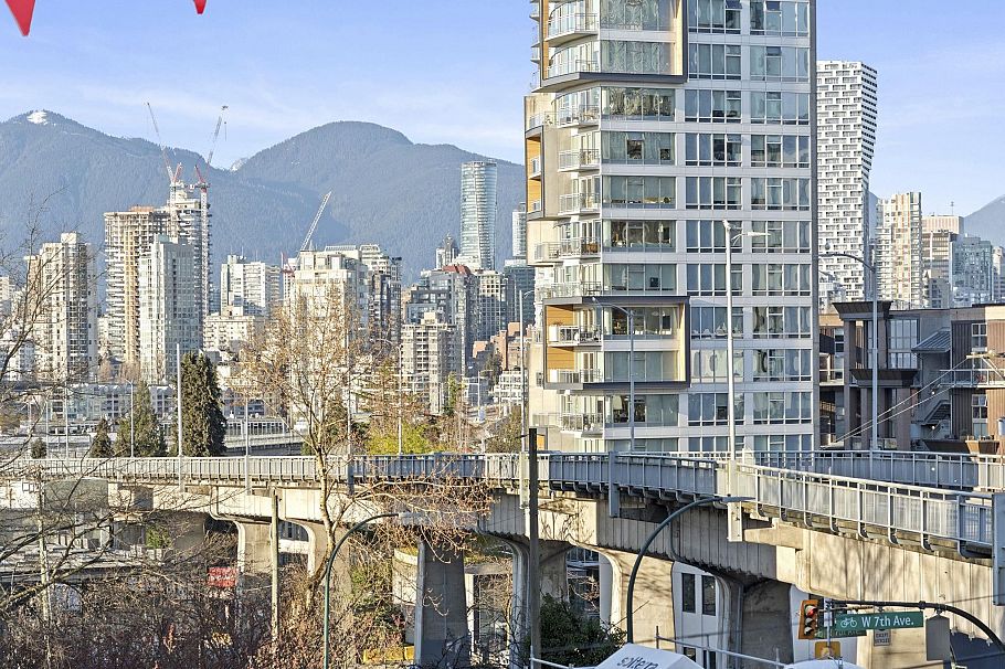 303 1633 W 8th Avenue Vancouver, BC - 23