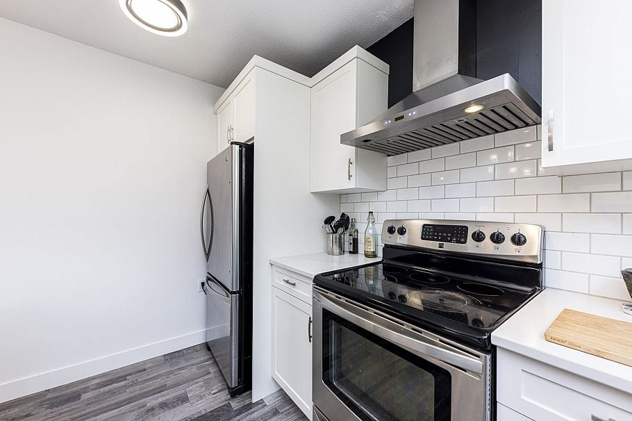 3132 Lonsdale Avenue North Vancouver, BC - 11