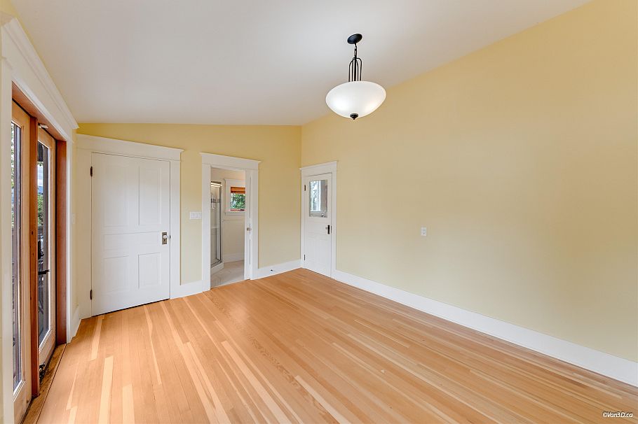 848 E 6th Street North Vancouver, BC - 22