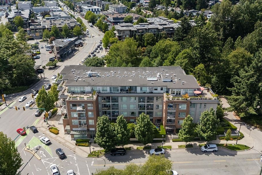 204 1621 Hamilton Avenue North Vancouver, BC - 32