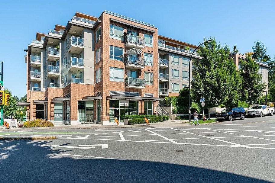 204 1621 Hamilton Avenue North Vancouver, BC - 30