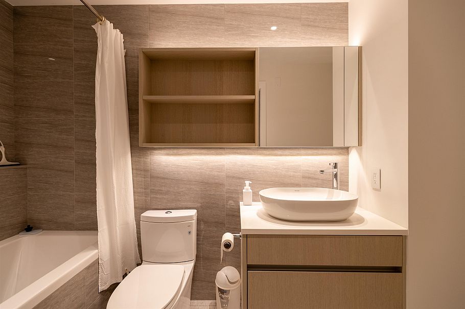 403 5168 Cambie Street Vancouver, BC - 2