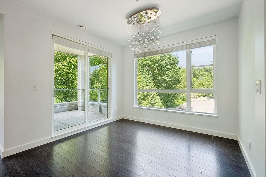 204 1621 Hamilton Avenue North Vancouver, BC - 16