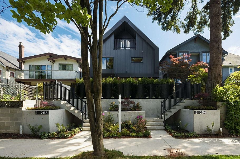 1 258 E 19 Avenue Vancouver, BC - 35