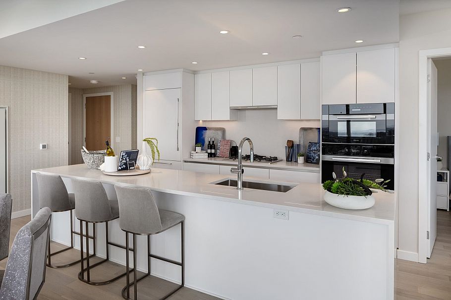 2404 485 W 42nd Avenue Vancouver, BC - 1
