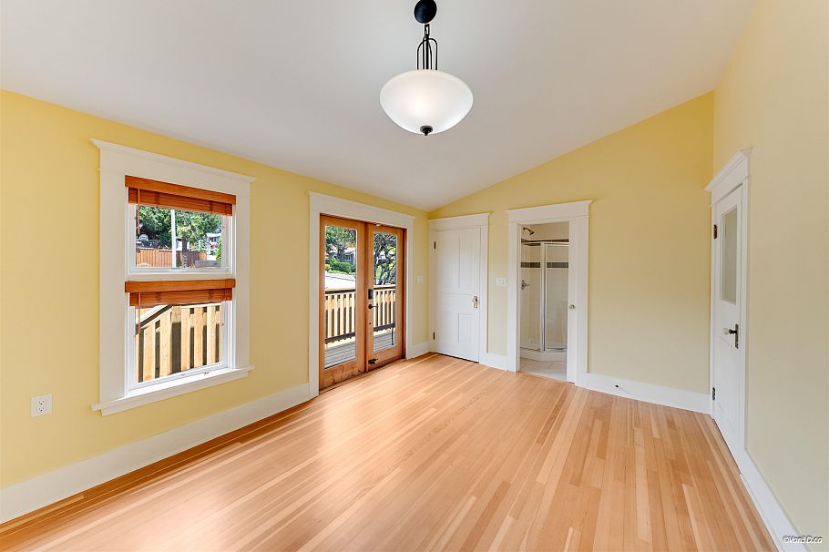 848 E 6th Street North Vancouver, BC - 24