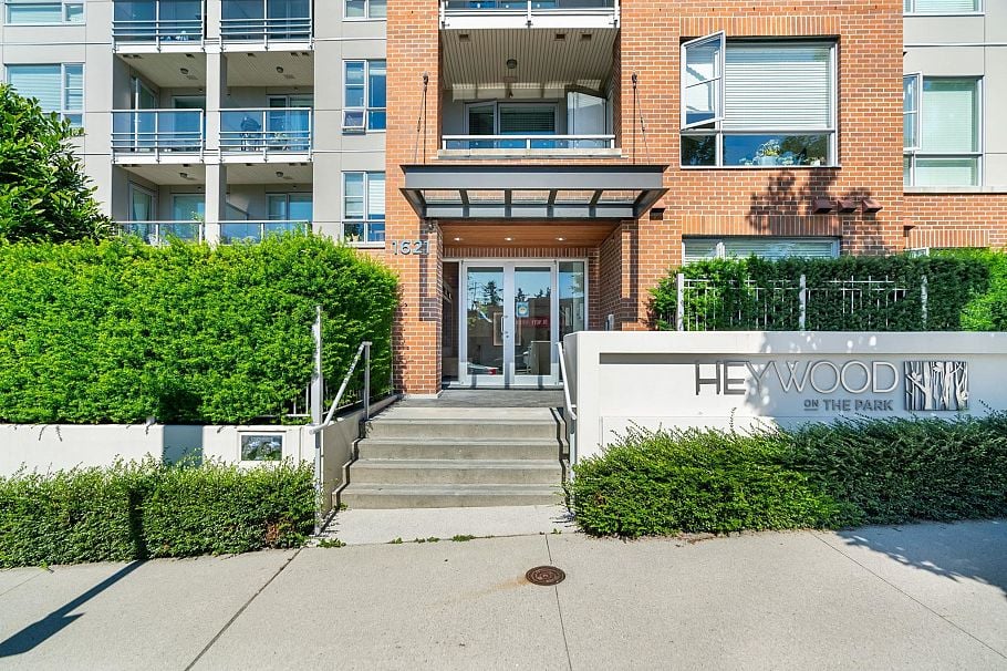 204 1621 Hamilton Avenue North Vancouver, BC - 28