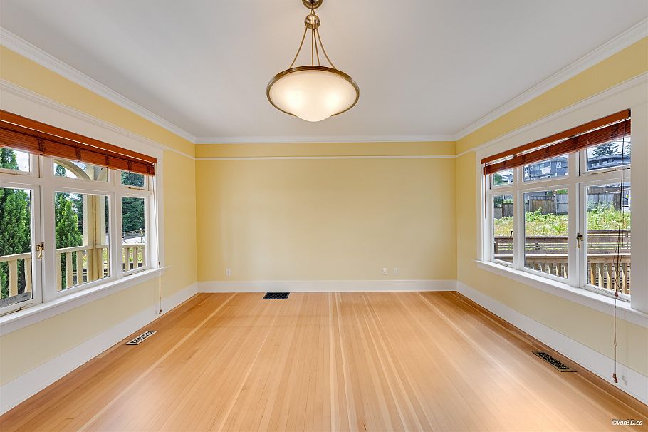 848 E 6th Street North Vancouver, BC - 30