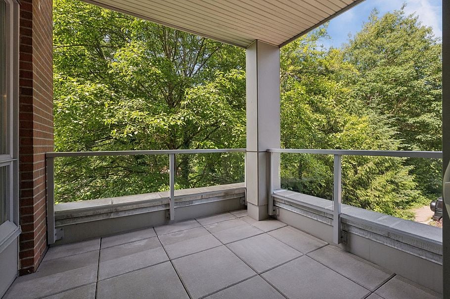 204 1621 Hamilton Avenue North Vancouver, BC - 25