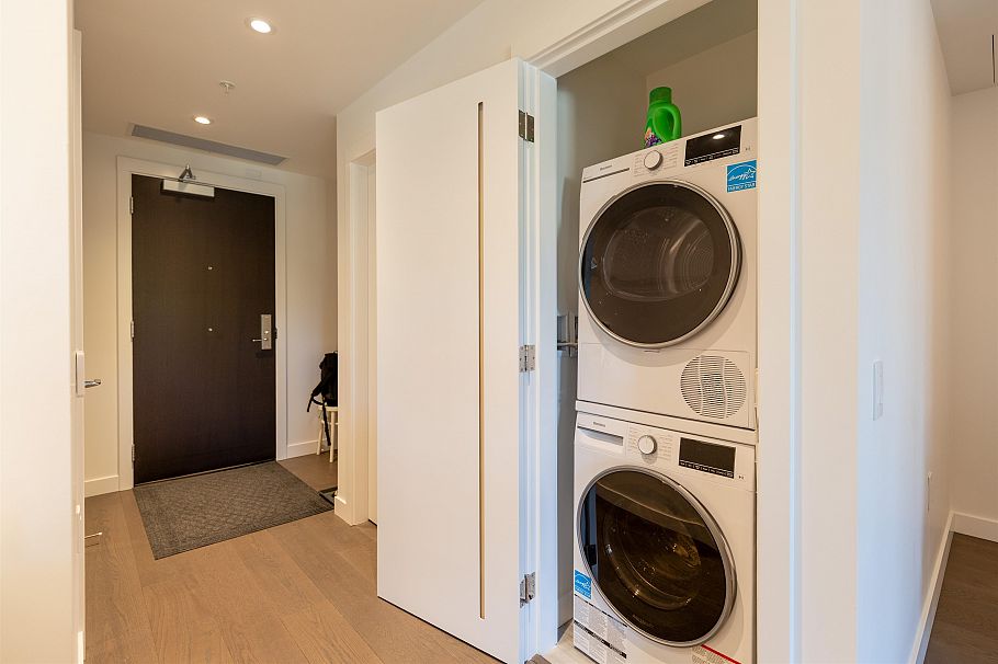 403 5168 Cambie Street Vancouver, BC - 5