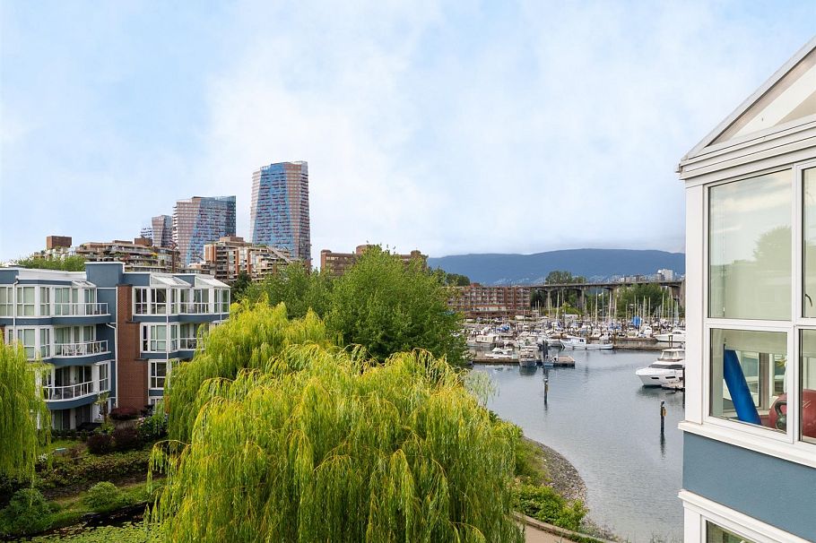 405 1502 Island Park Walk Vancouver, BC - 32