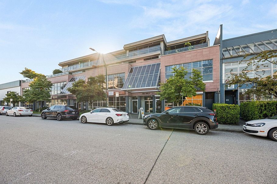 202 1750 W 2nd Avenue Vancouver, BC - 18