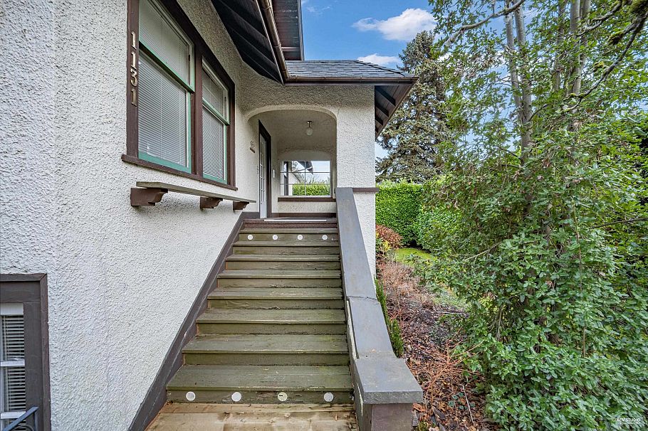 1131 W 16th Avenue Vancouver, BC - 6