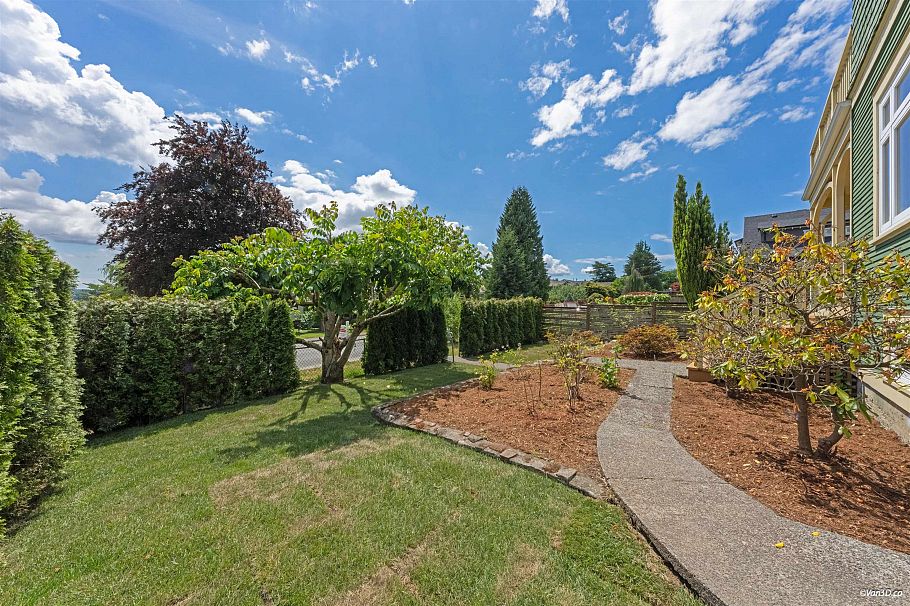 848 E 6th Street North Vancouver, BC - 10