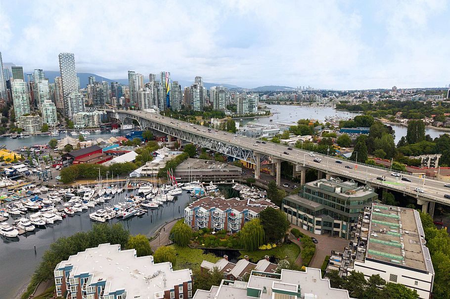 405 1502 Island Park Walk Vancouver, BC - 38