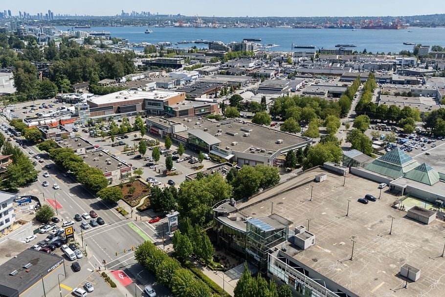 204 1621 Hamilton Avenue North Vancouver, BC - 34