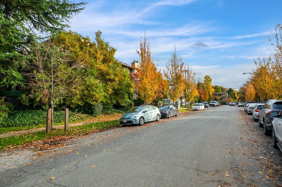 210 1420 8th Avenue Vancouver, BC - 24