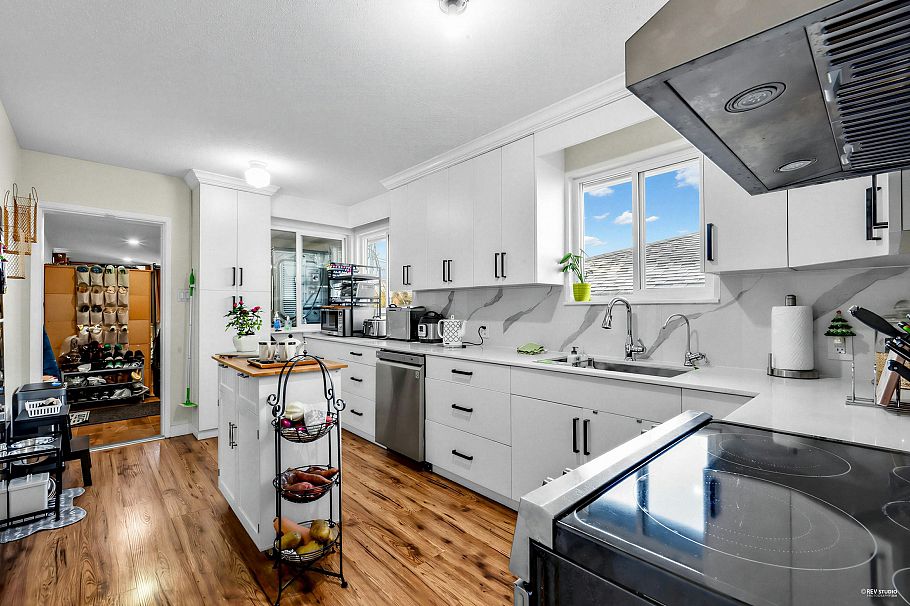 3091 Renfrew Street Vancouver, BC - 10