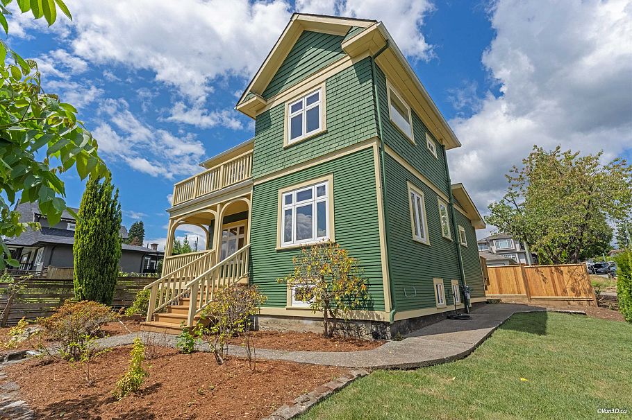 848 E 6th Street North Vancouver, BC - 4