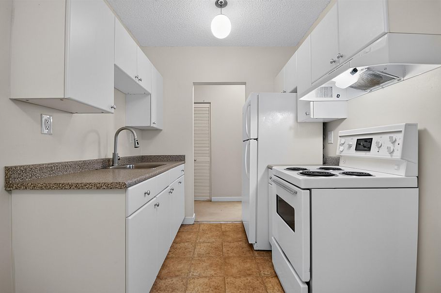 118 1655 Nelson Street Vancouver, BC - 22