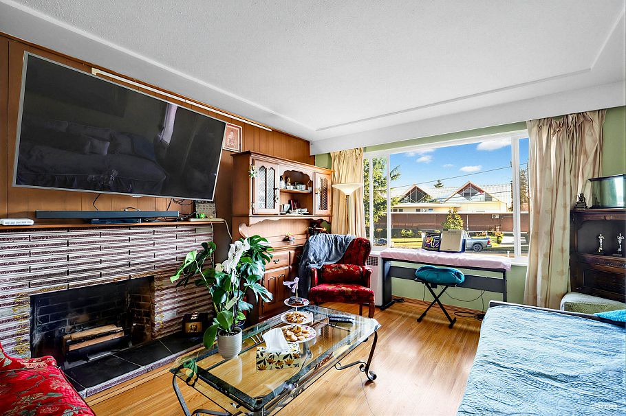 3091 Renfrew Street Vancouver, BC - 2