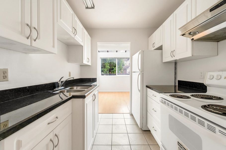 210 1420 8th Avenue Vancouver, BC - 11