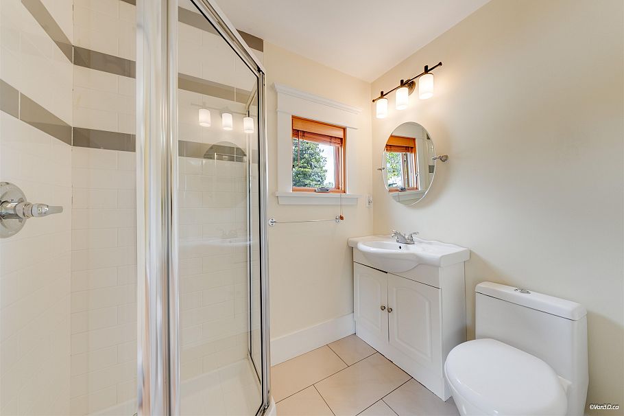 848 E 6th Street North Vancouver, BC - 39