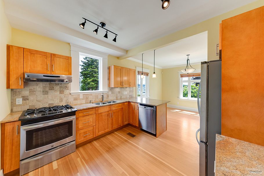 848 E 6th Street North Vancouver, BC - 14