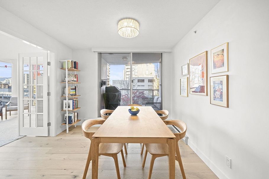 303 1633 W 8th Avenue Vancouver, BC - 2