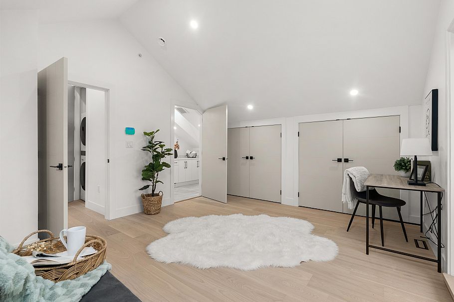 1 1822 E 14th Avenue Vancouver, BC - 7