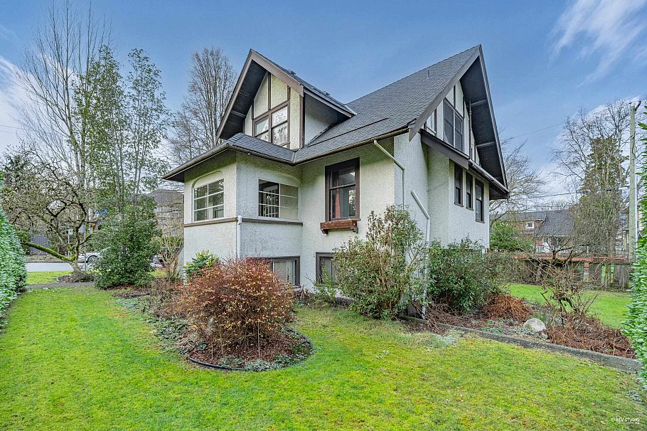 1131 W 16th Avenue Vancouver, BC - 4