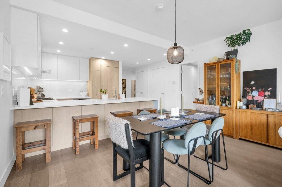 503 177 W 3rd Street North Vancouver, BC - 2