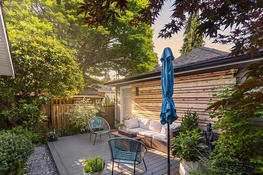 1372 E 10th Avenue Vancouver, BC - 17