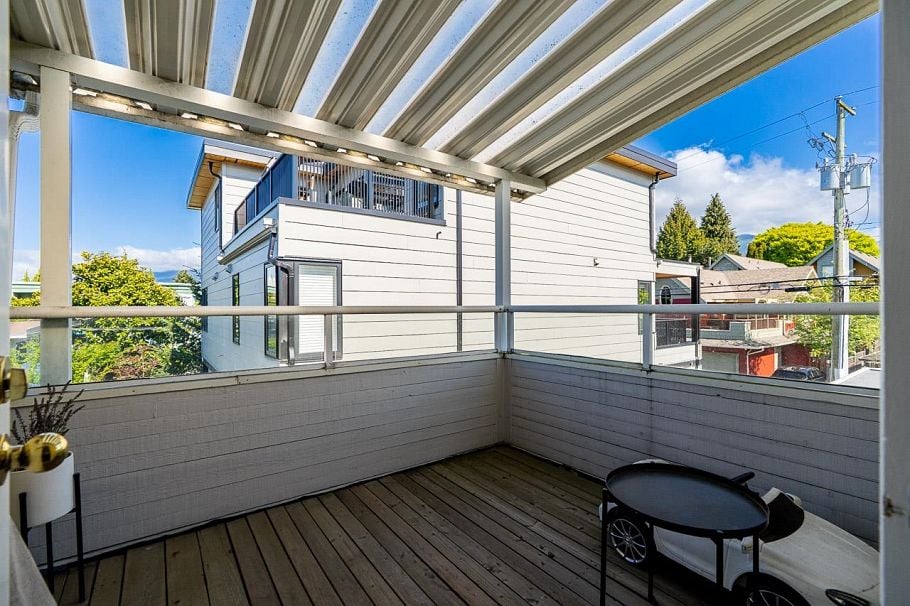 238 W 4th Street North Vancouver, BC - 30