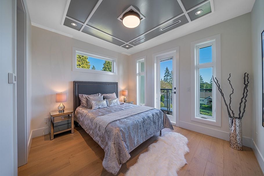 214 W 24th Street North Vancouver, BC - 25