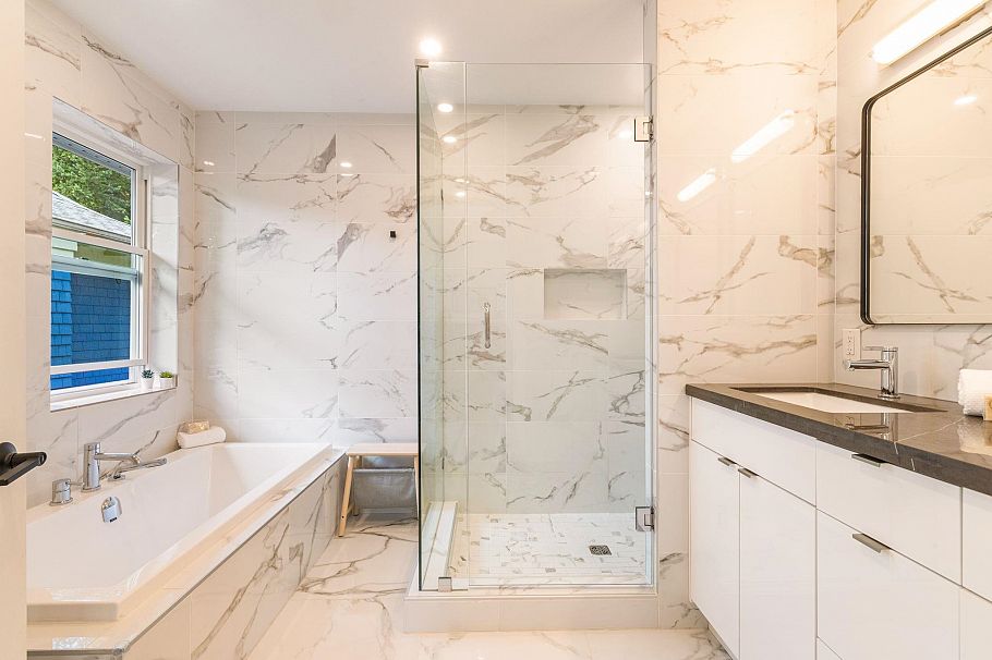 1372 E 10th Avenue Vancouver, BC - 30