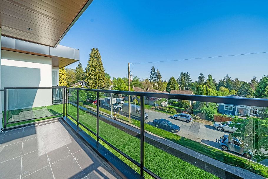 214 W 24th Street North Vancouver, BC - 5