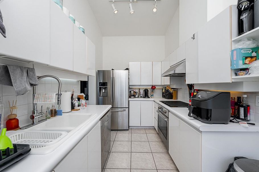1403 3061 E Kent Avenue North Vancouver, BC - 13