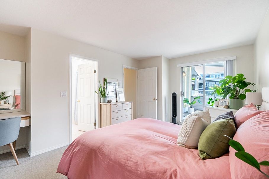 238 W 4th Street North Vancouver, BC - 24