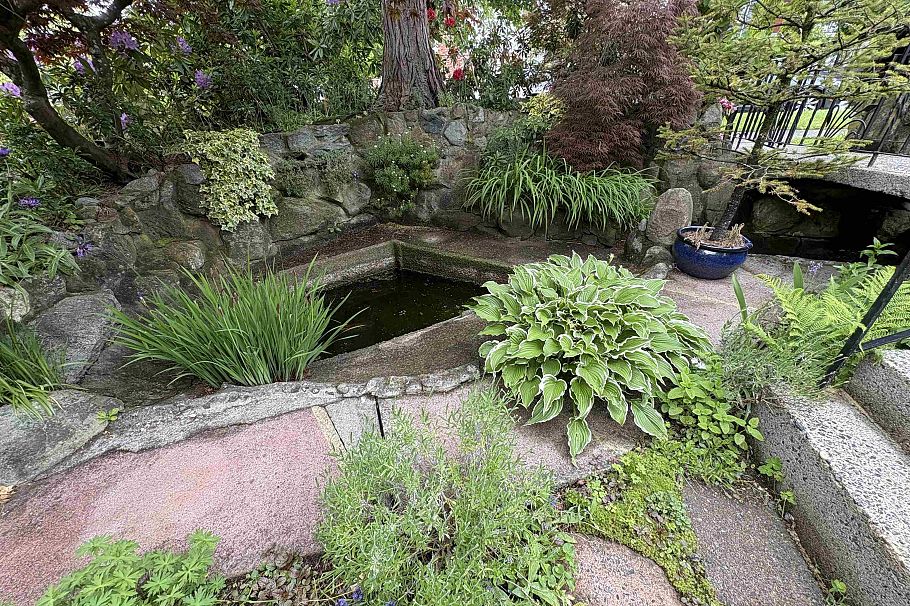 312 E 46th Avenue Vancouver, BC - 2