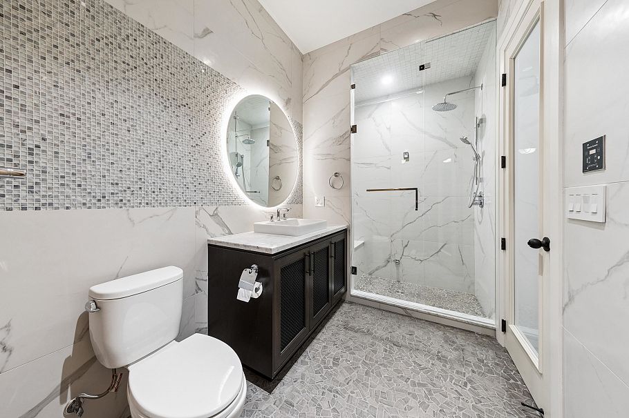 3058 W 44th Avenue Vancouver, BC - 25