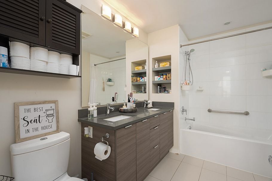417 2665 Mountain Highway North Vancouver, BC - 12