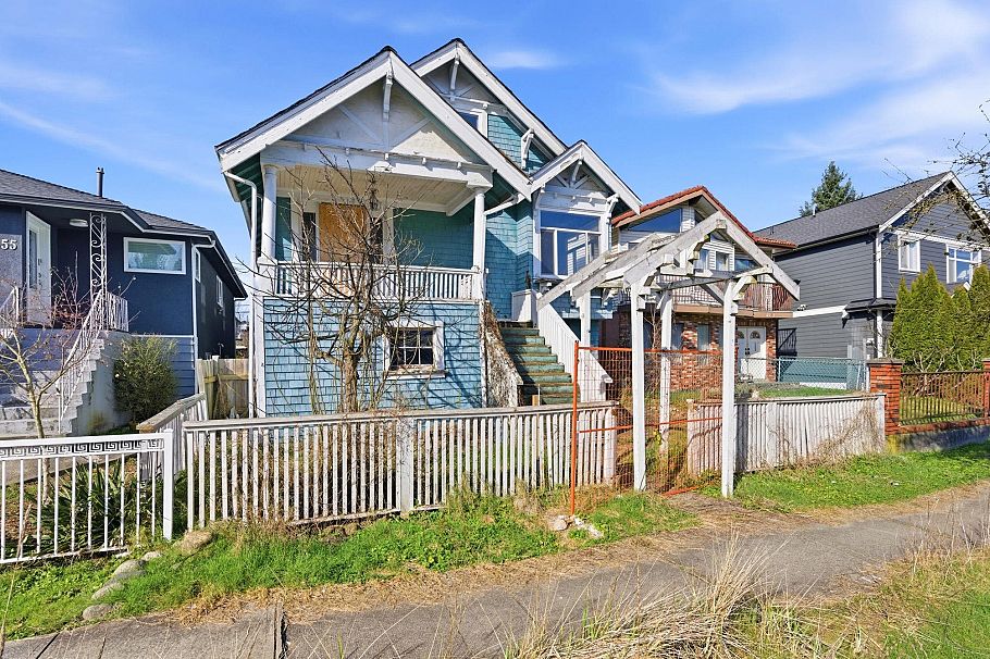 5541 Lanark Street Vancouver, BC - 2
