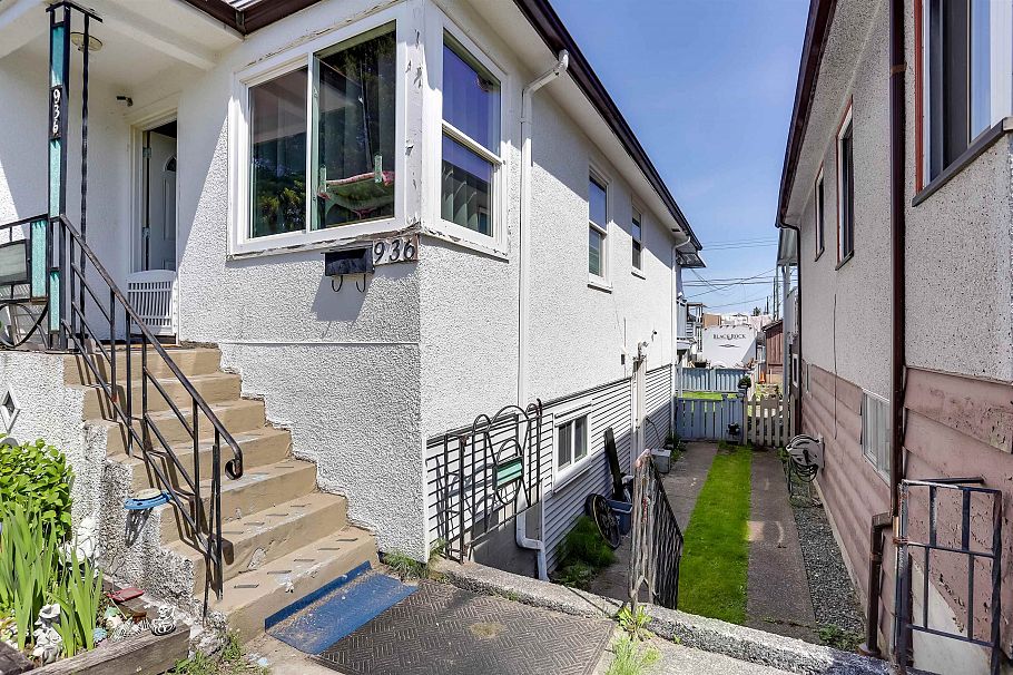 936 Nanaimo Street Vancouver, BC - 2