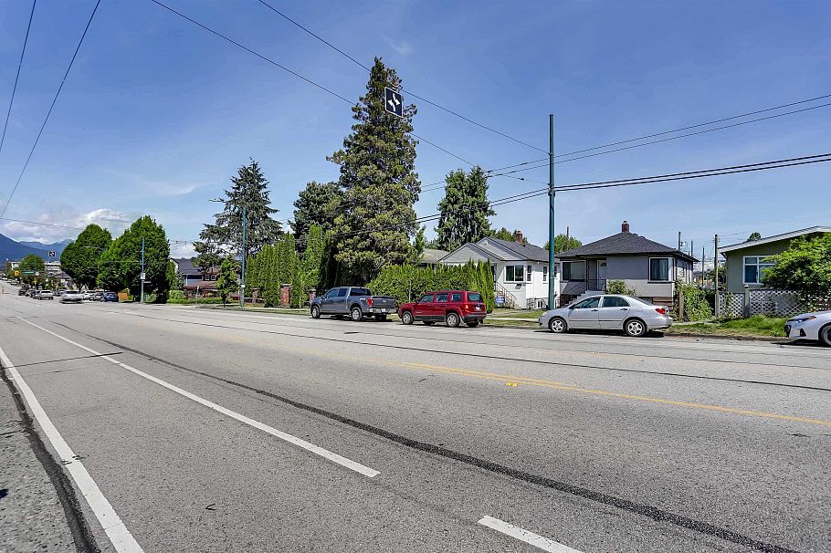 936 Nanaimo Street Vancouver, BC - 5
