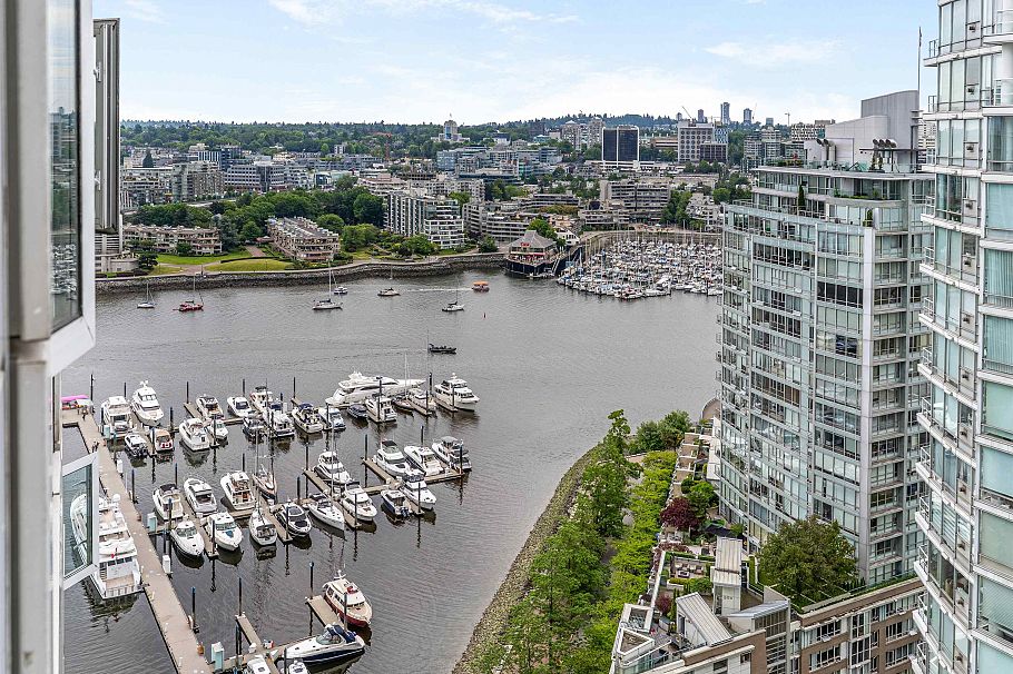2807 1199 Marinaside Crescent Vancouver, BC - 1