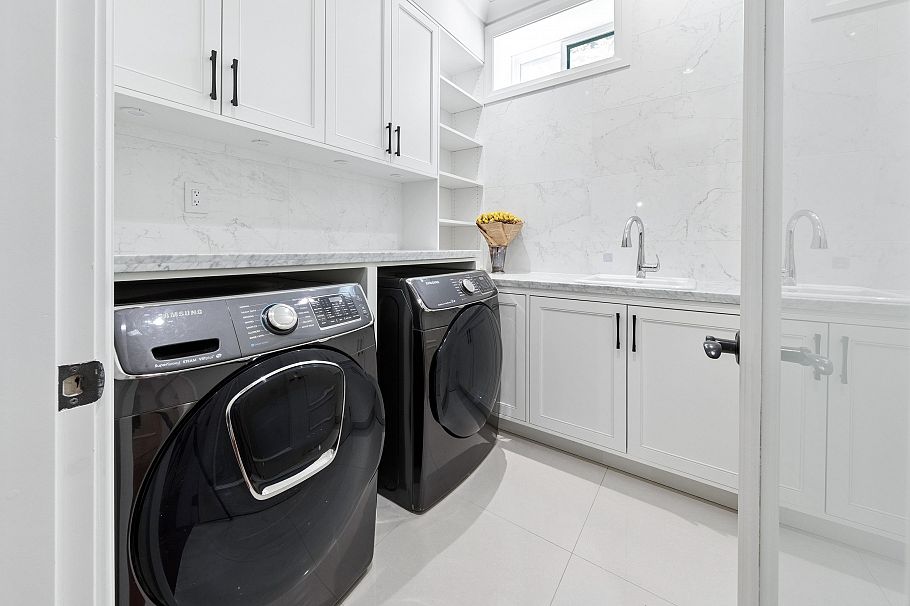 3058 W 44th Avenue Vancouver, BC - 34