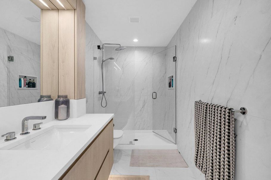 503 177 W 3rd Street North Vancouver, BC - 9