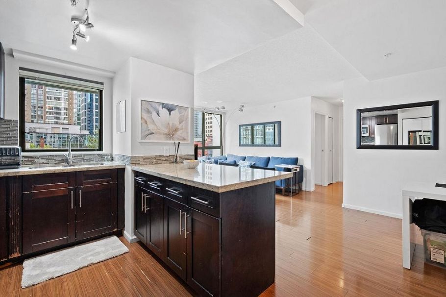 1005 1238 Melville Street Vancouver, BC - 2