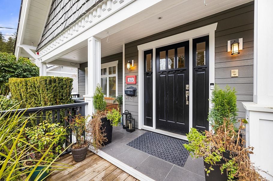 1232 Harris Avenue North Vancouver, BC - 36